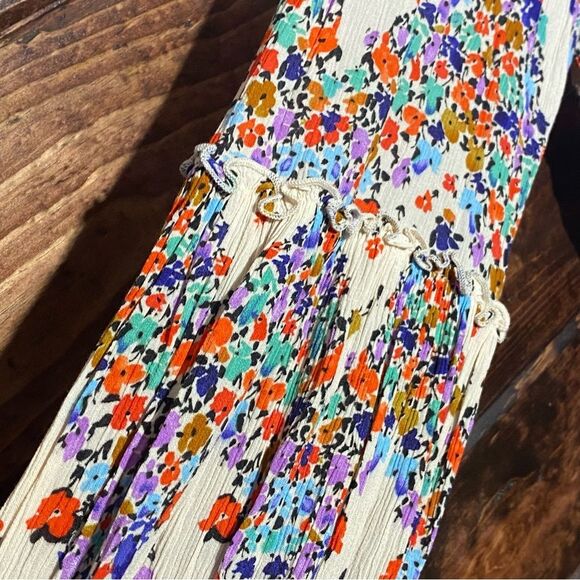 Democracy Boho Floral Crisscross V-Neck Embroidered Lace Neck Blouse Women's L - Picture 6 of 15